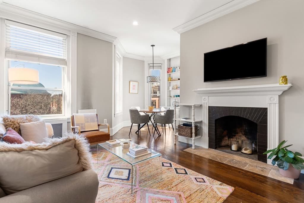 271 Dartmouth St #4I