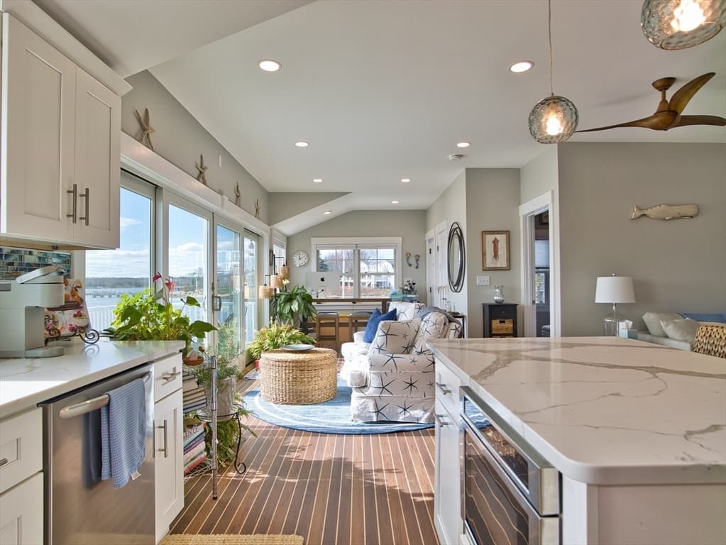 8 Bonneau Ct photo 3