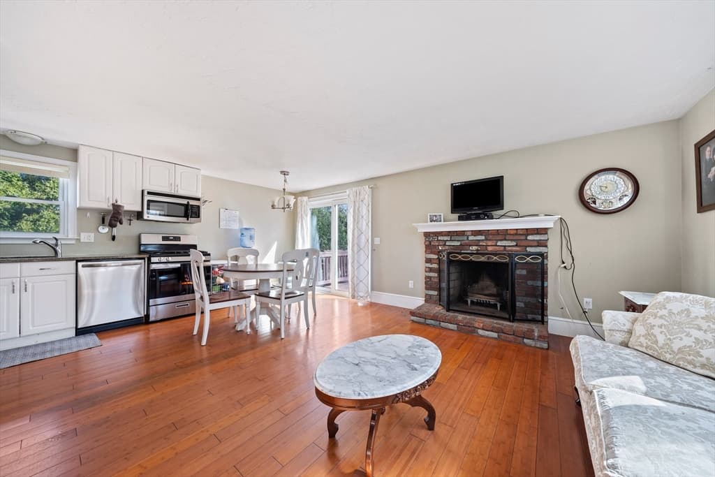1 Bradley Woods Dr photo 2