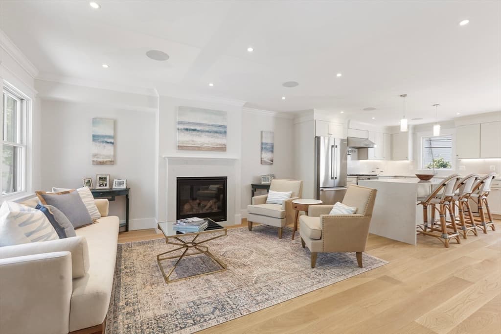 8 Armory St