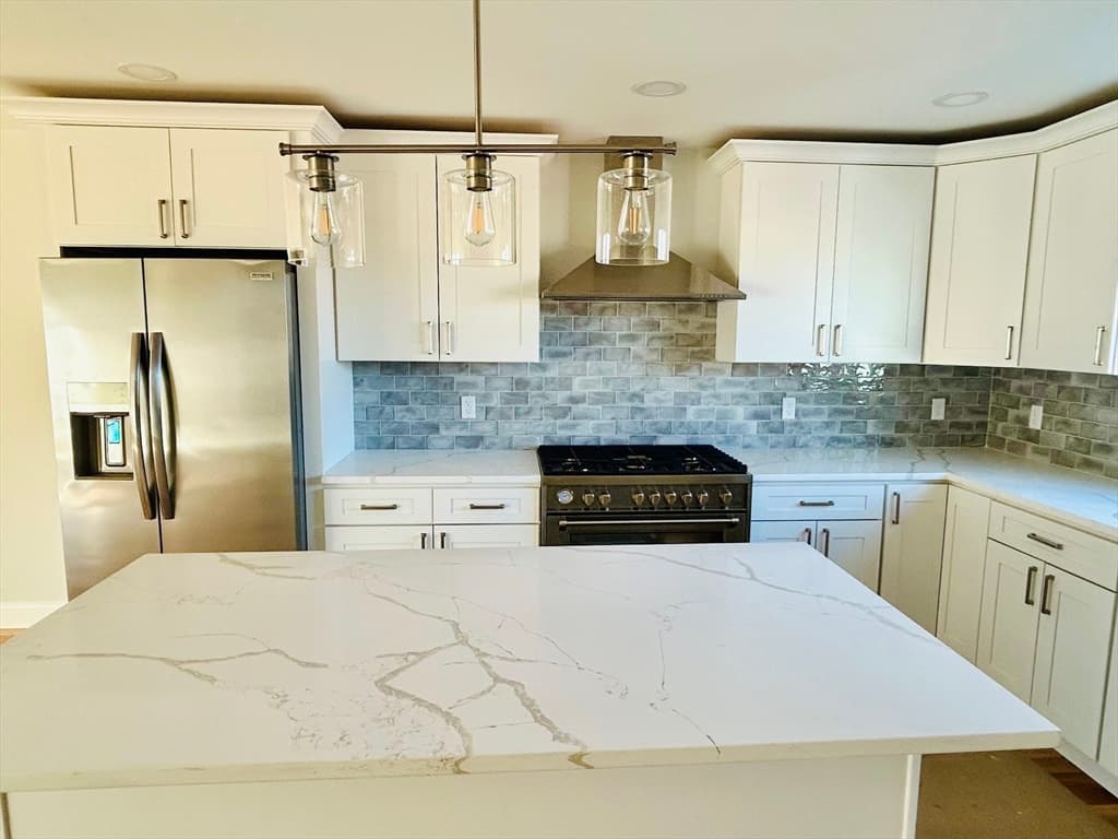 60 Garside St #3 photo 2