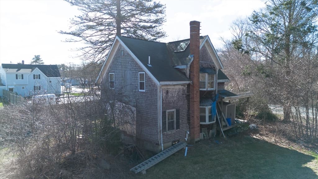 441 E Center St photo 2