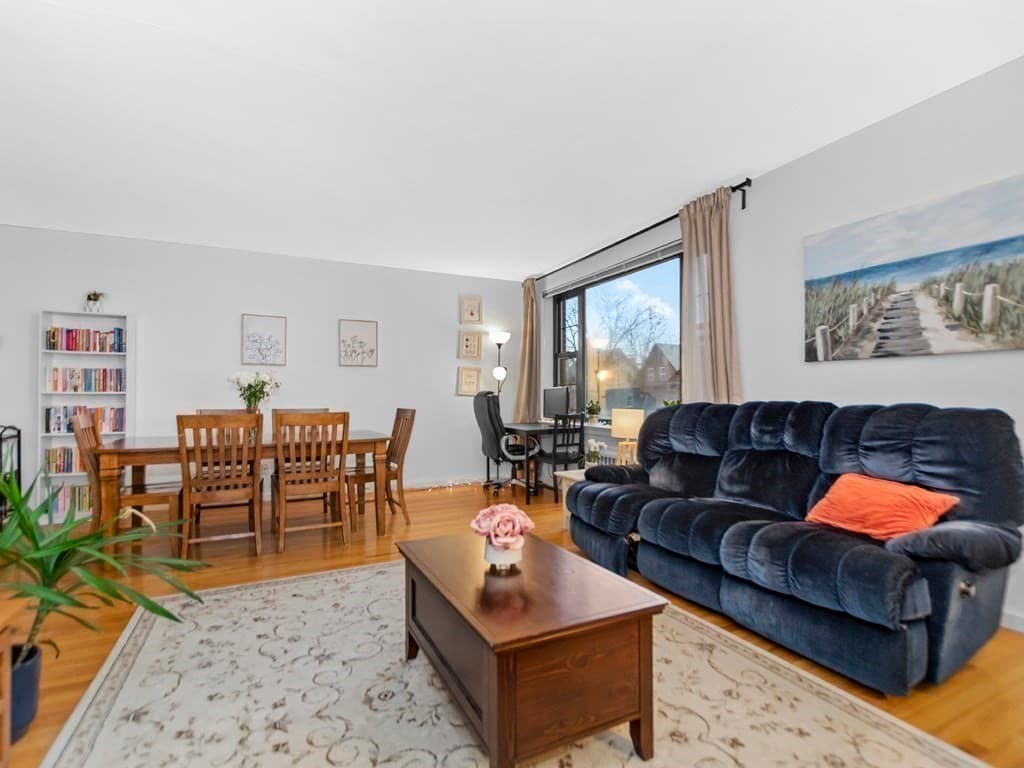 53 Harvard Ave #4