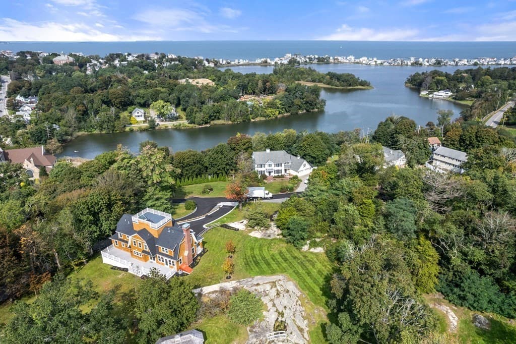 10 Ocean Ledge Drive