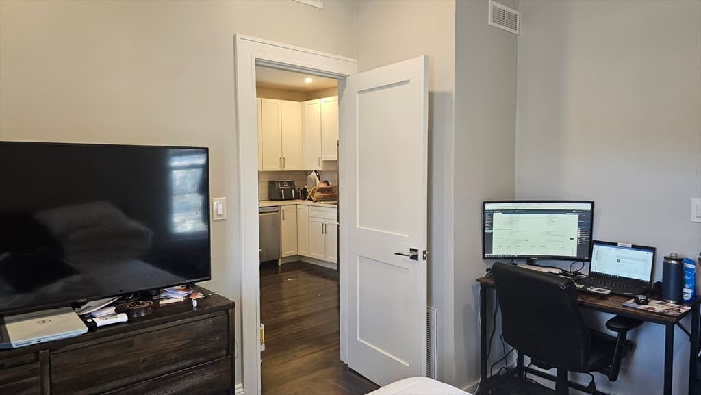 19 Chase St #2 photo 5