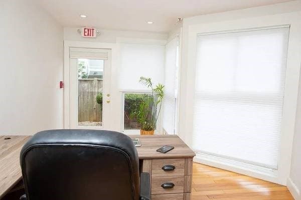 26 Hawkes St photo 3