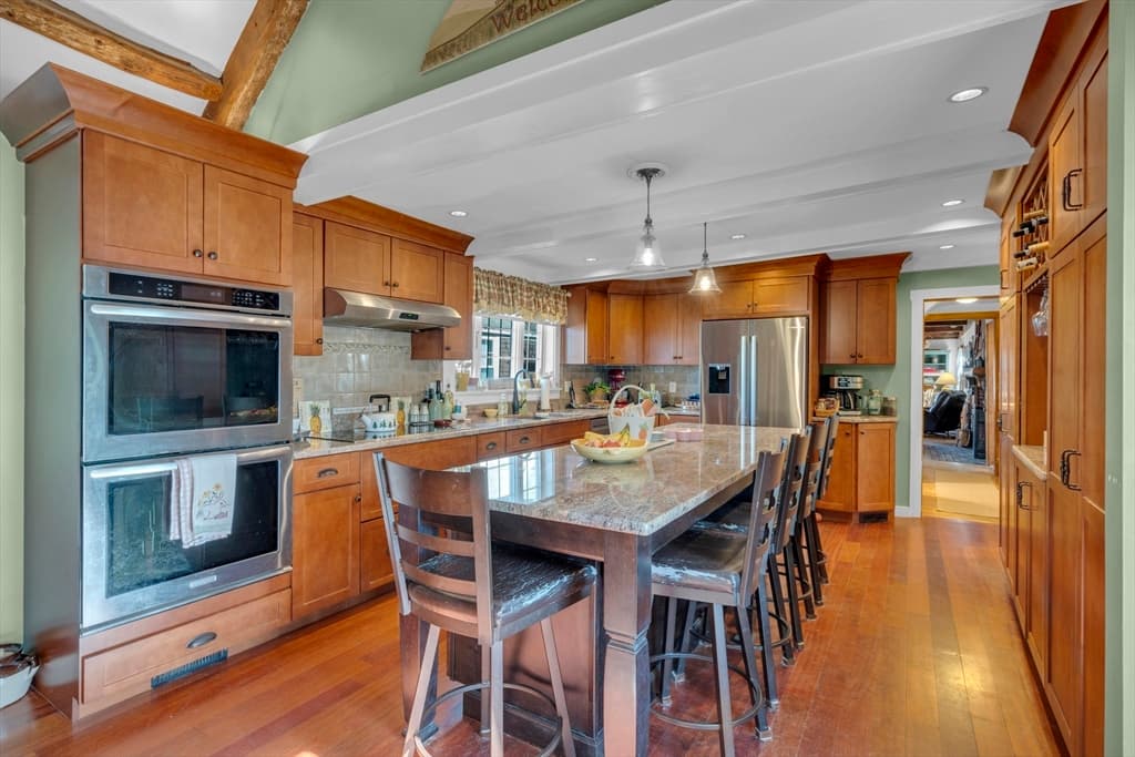 3 Hillsboro St