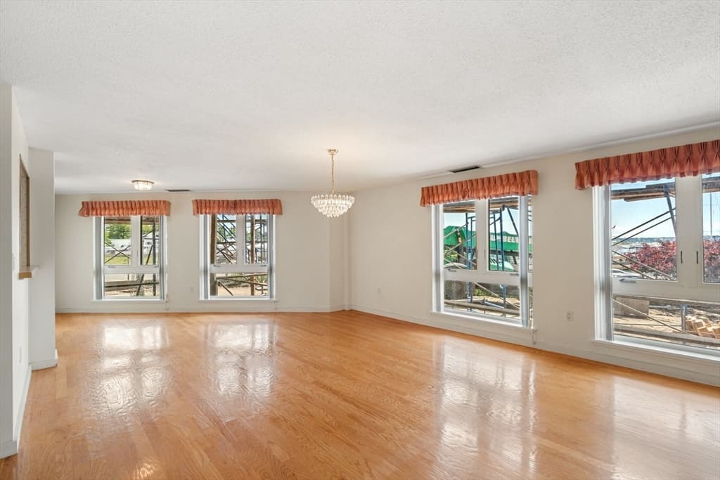 150 Lynnway #107 photo 4