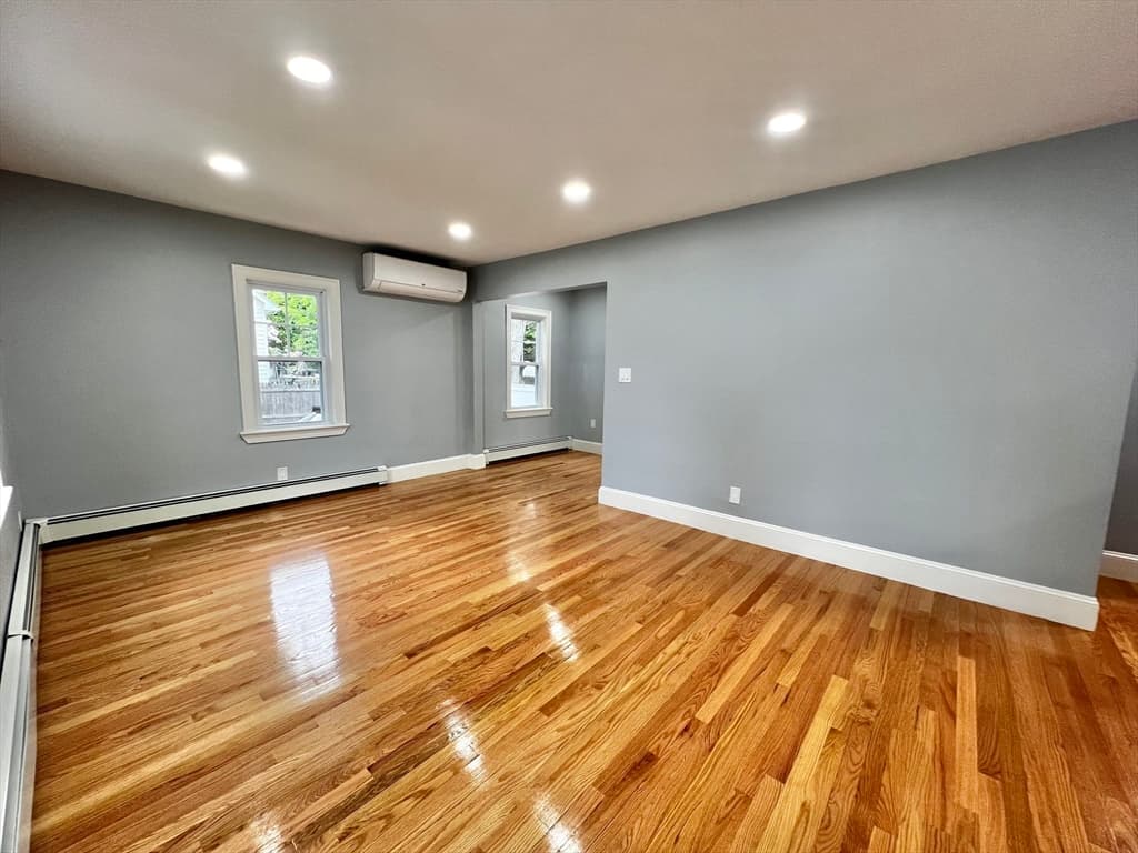 38 River Park St photo 5