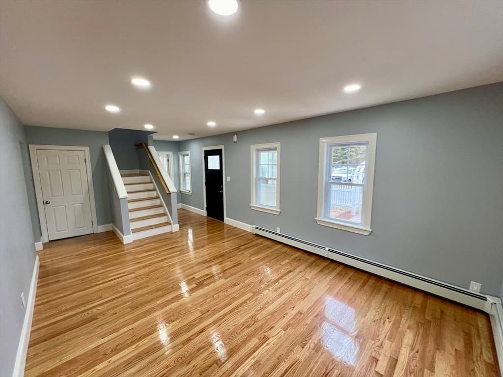 38 River Park St photo 4
