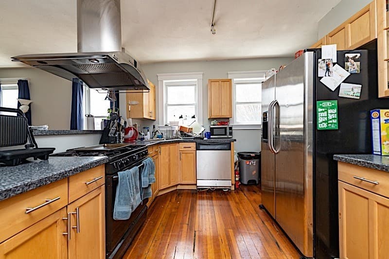 6 Belmont St #1