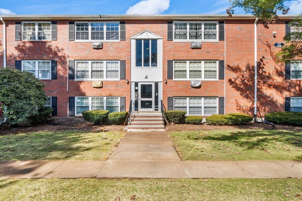 4 Tara Dr #6 photo 2