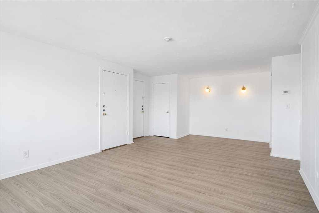 4 Tara Dr #6 photo 4