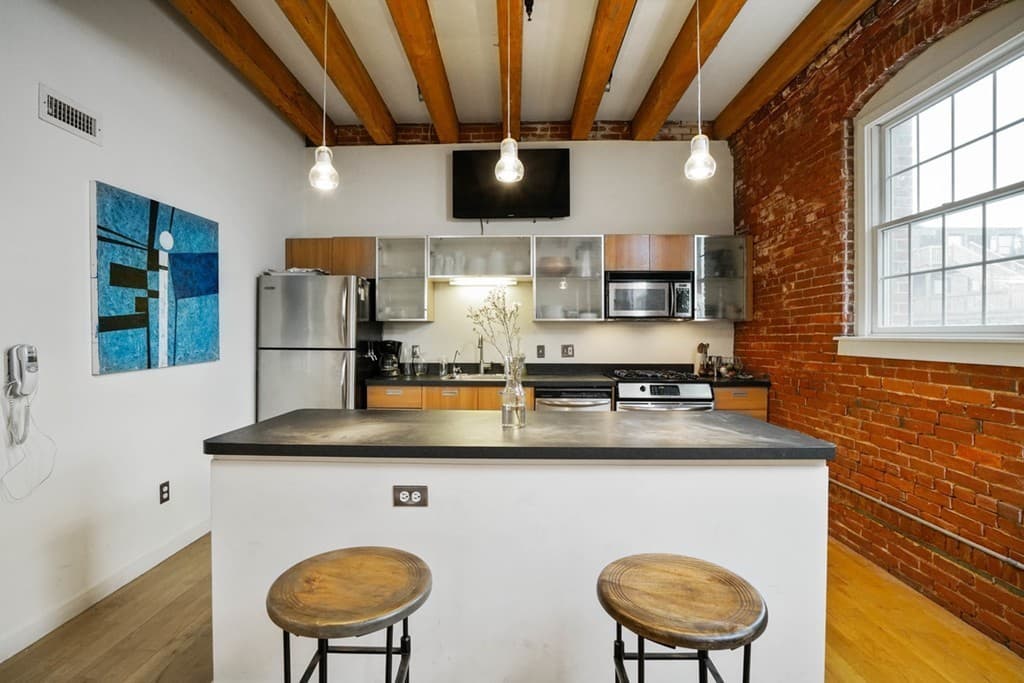 8 Newcomb St #6 photo 2