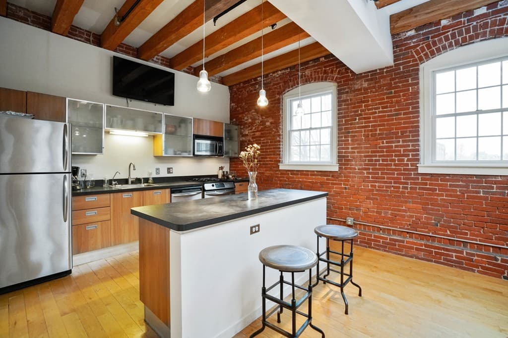 8 Newcomb St #6