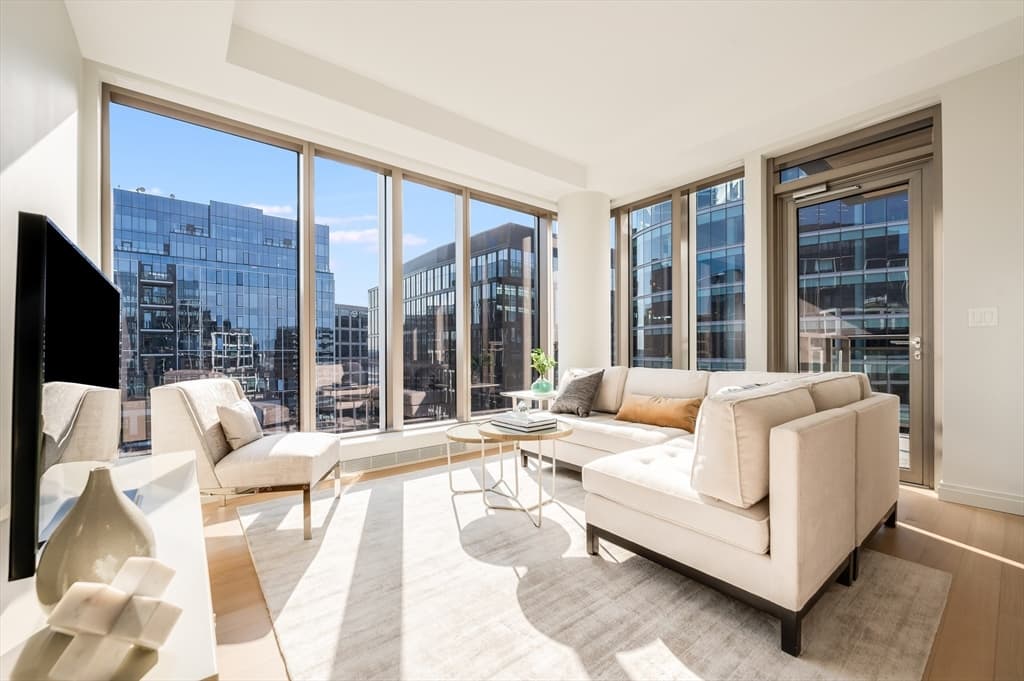 133 Seaport Blvd #2003