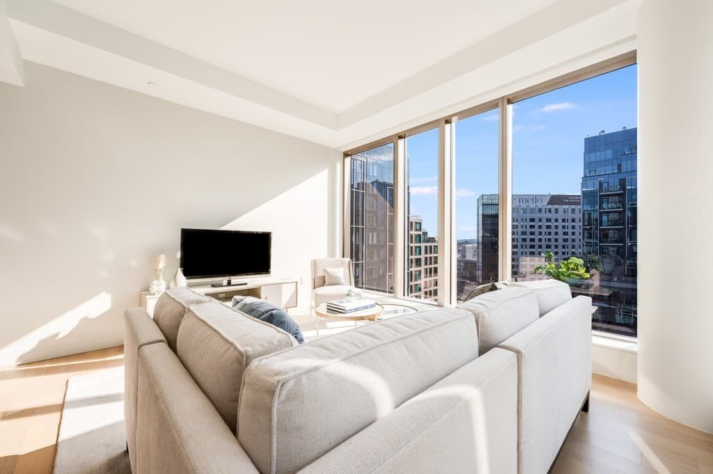 133 Seaport Blvd #2003 photo 4