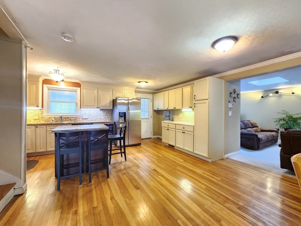 71 Chestnut St photo 5