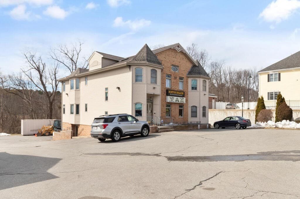 127 Cambridge St photo 2