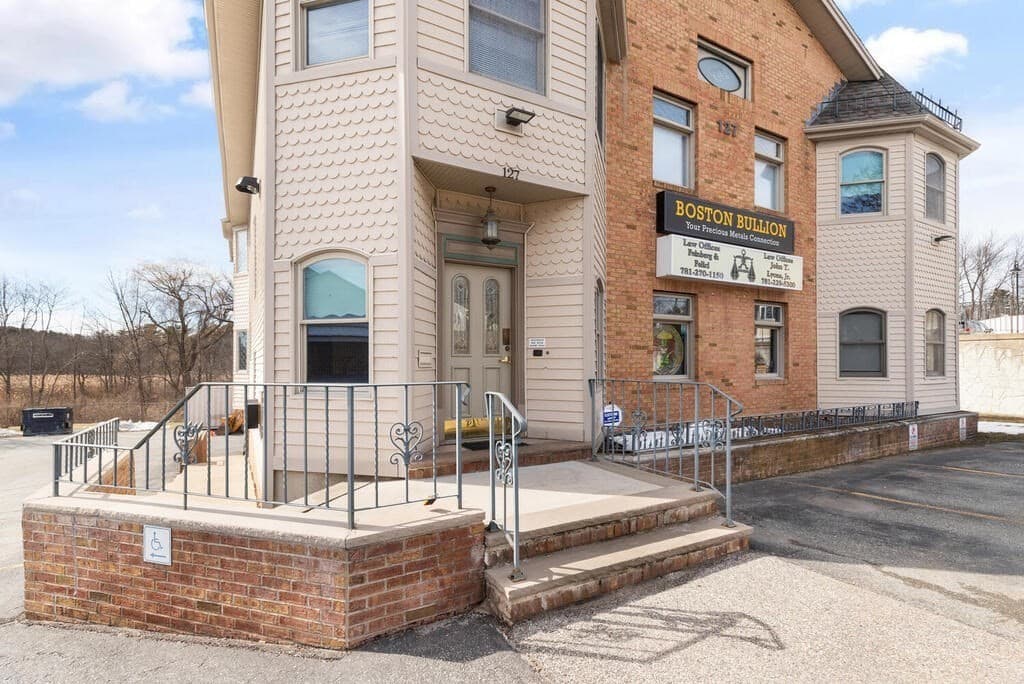 127 Cambridge St photo 3