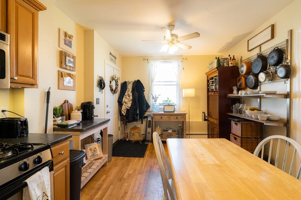 328 Beacon St #1F photo 3