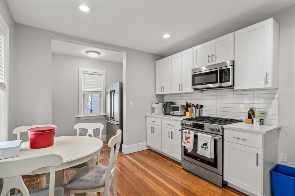 79 Foster St photo 5