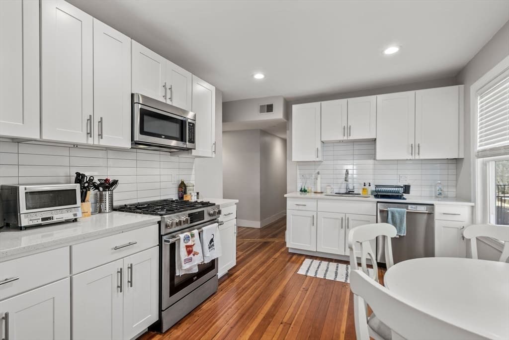 79 Foster St photo 4
