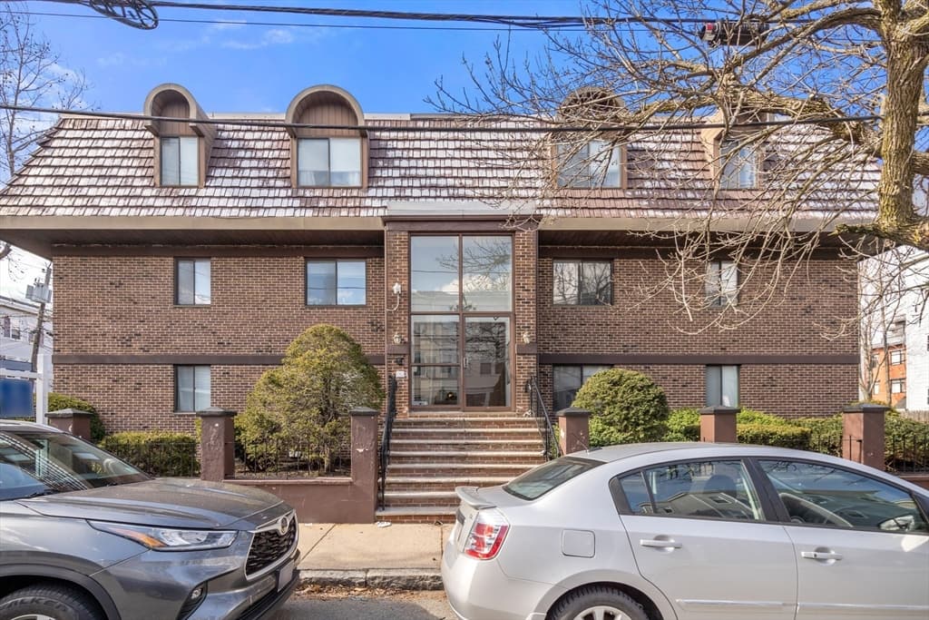 84 Grant St #12 photo 2