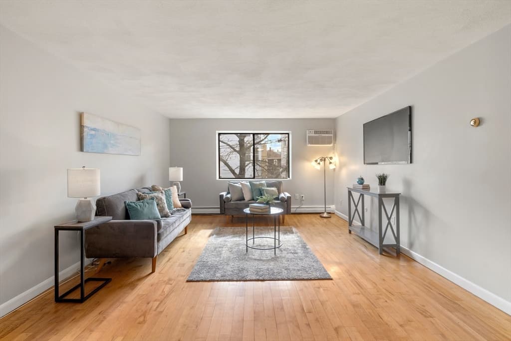 84 Grant St #12 photo 3