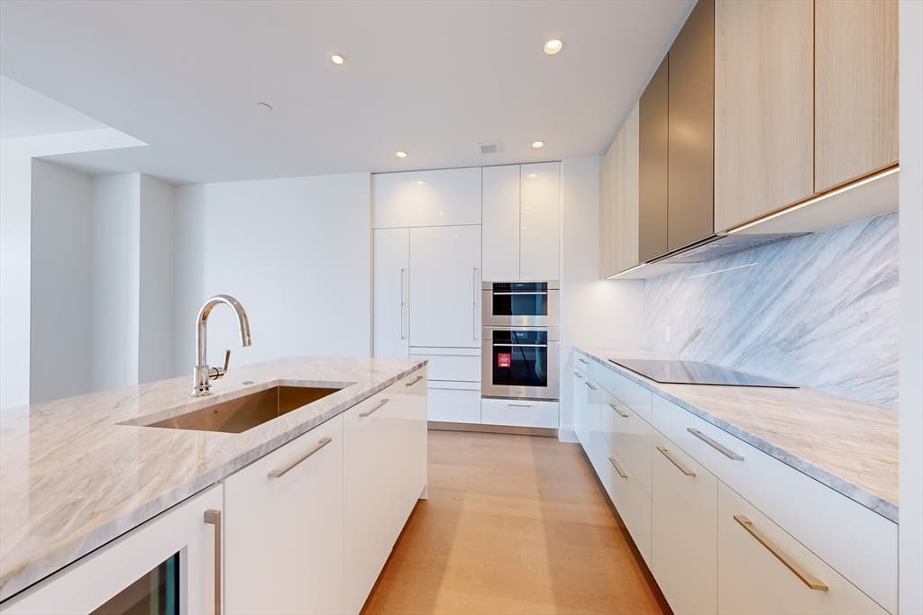 240 Devonshire Street #5511 photo 3