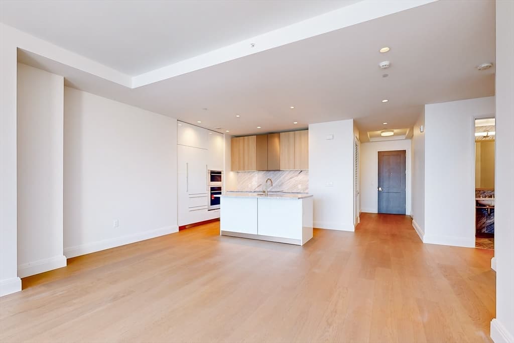 240 Devonshire Street #5511 photo 4