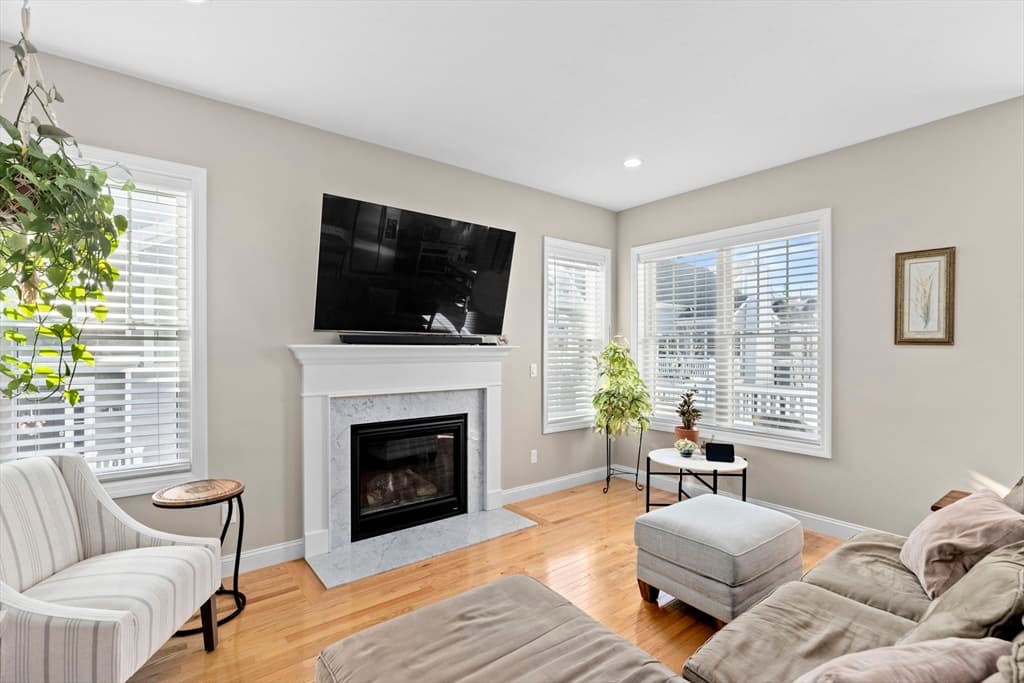 10 Clover Dr photo 3
