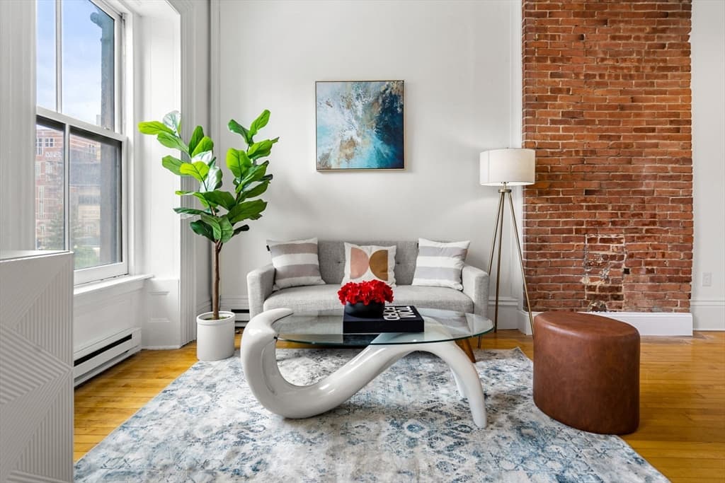 703 Massachusetts Ave #17 photo 2