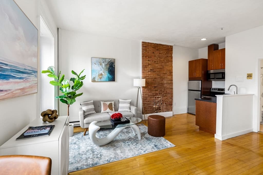 703 Massachusetts Ave #17