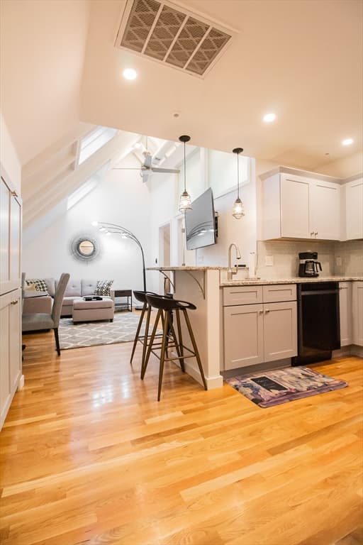 14 Chiswick Rd #5 photo 3