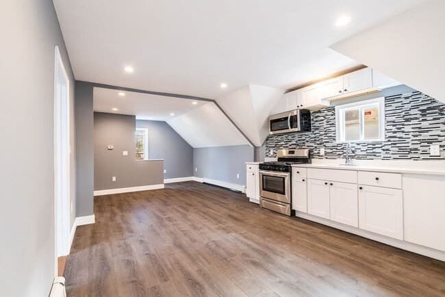 14 Stanley Ave #2 photo 2