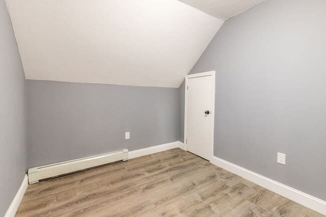 14 Stanley Ave #2 photo 3