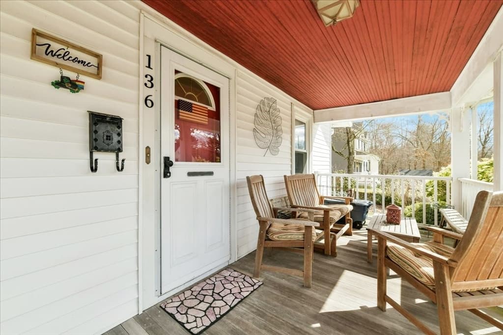 136 Ellis St photo 3