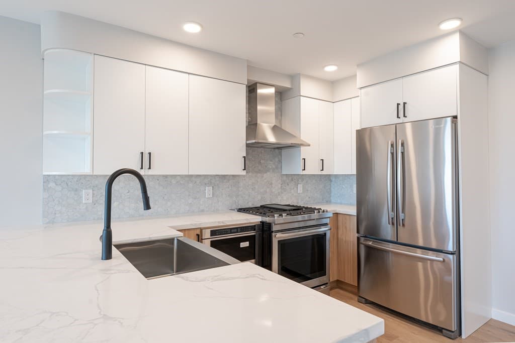 457 W Broadway #503 photo 3