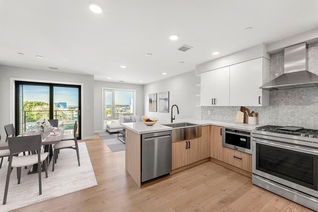 457 W Broadway #503