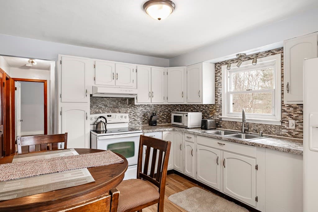 36 Calvin St photo 2