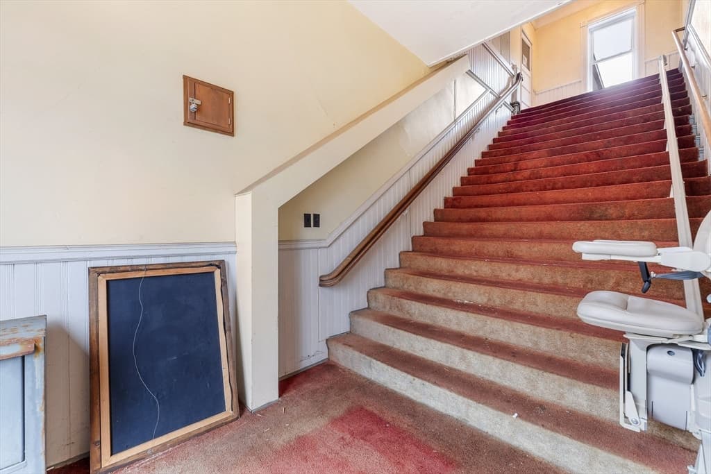 968 Main St