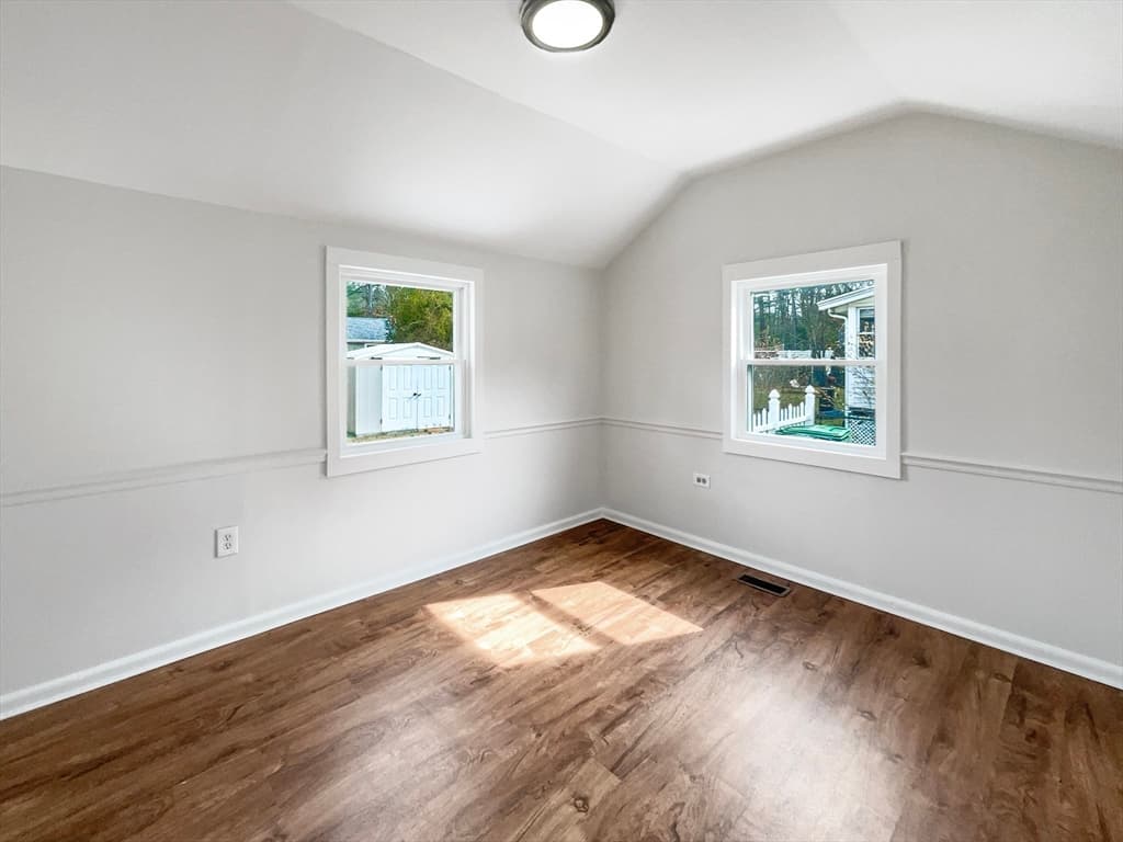 10 Belle Rd photo 5