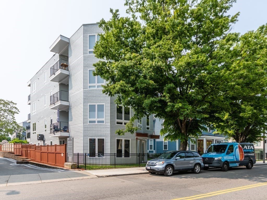 3305 Washington St #101 photo 2