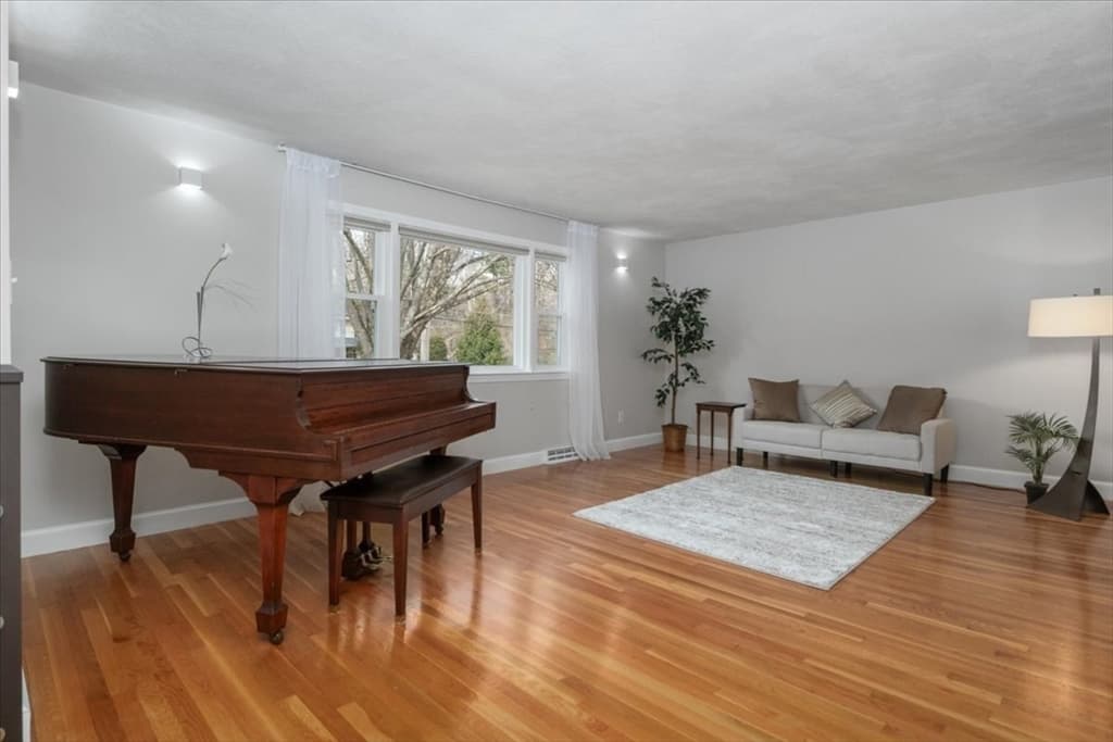 55 Stanford Drive photo 2