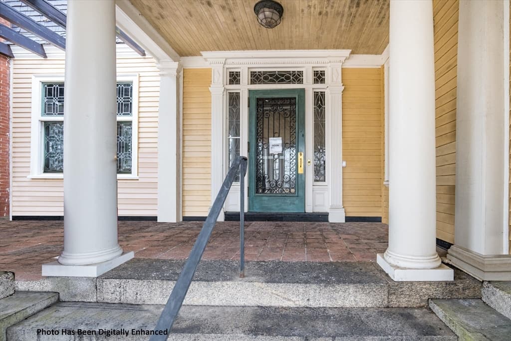 120 Hill St photo 4