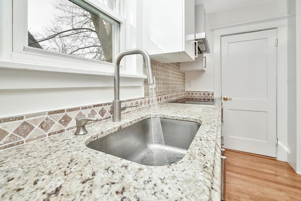 18 Waverley Street #18 photo 3