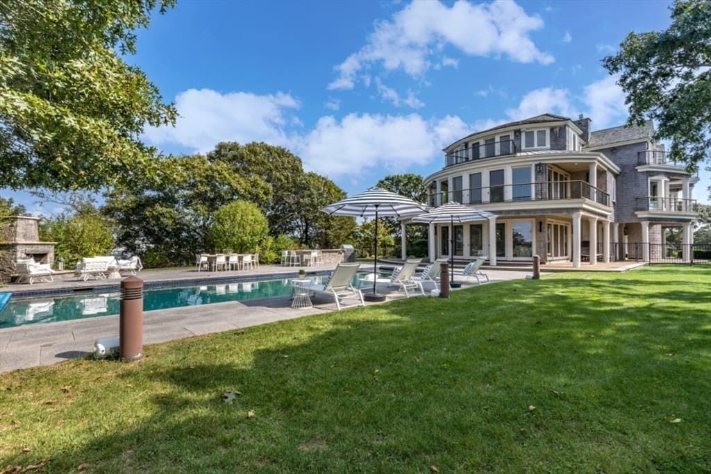 180 Scraggy Neck Road
