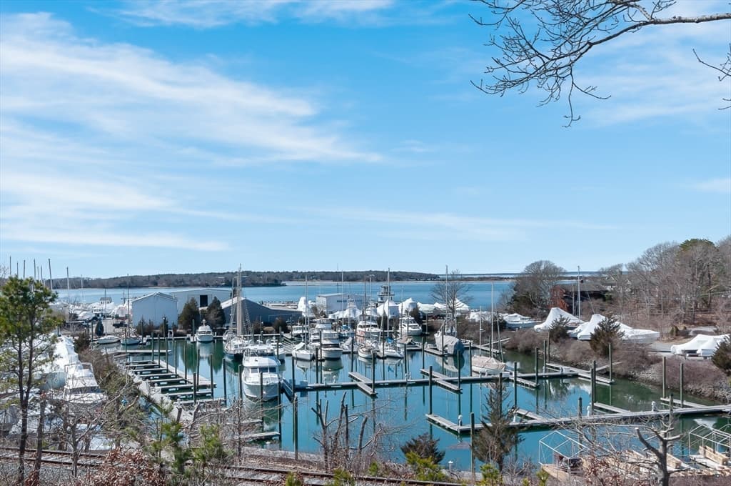 1090 Shore Rd #14 photo 5