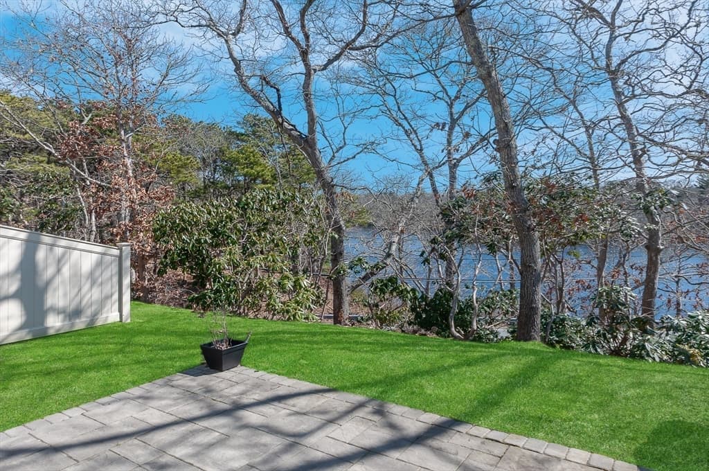 1090 Shore Rd #14 photo 4